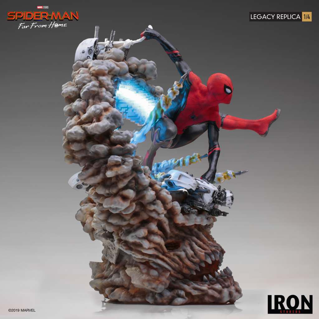 Spider-Man Far From Home Legacy 1:4